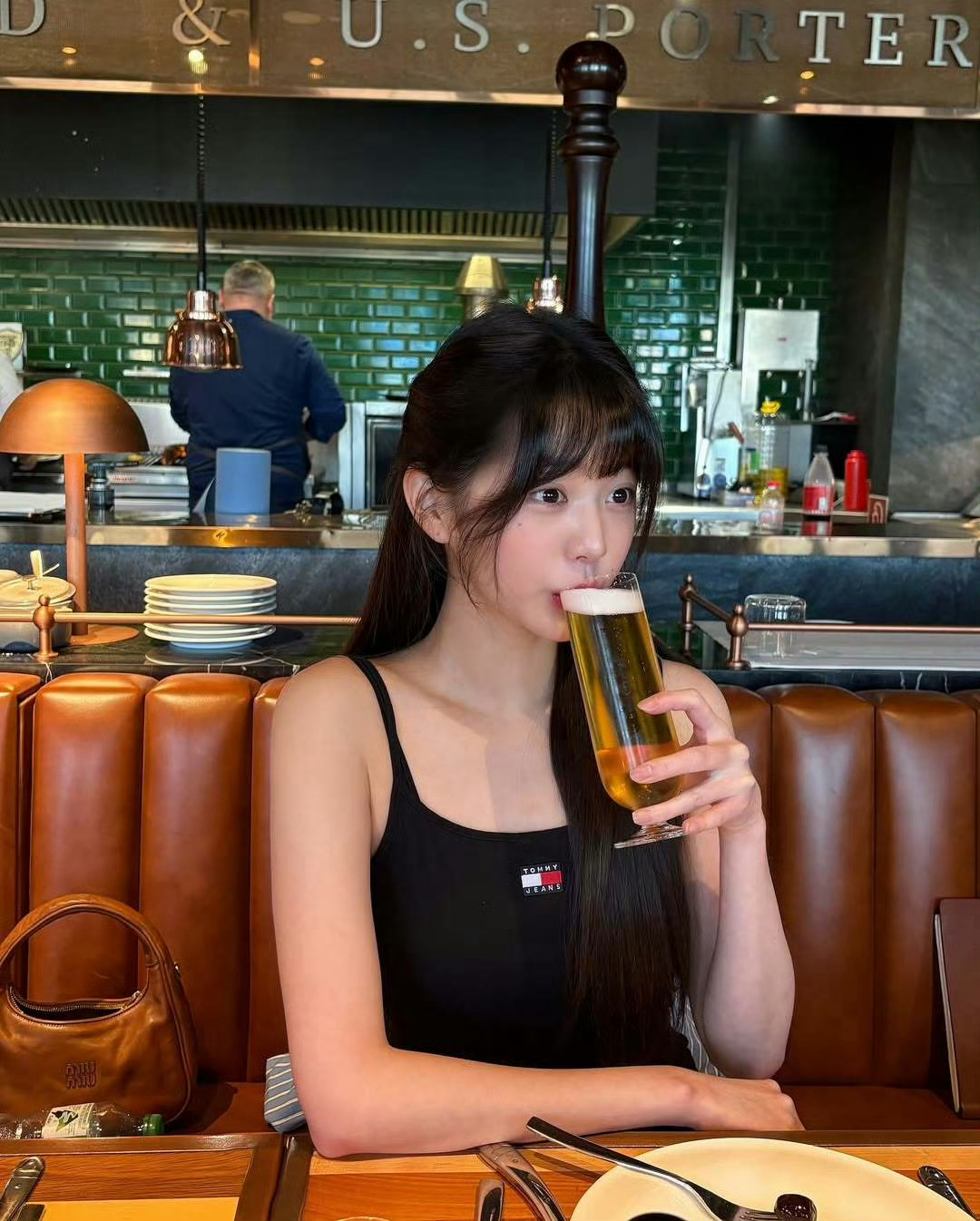 张元英尝试喝了啤酒【张元英】喝酒吃肉肉^_^ ​​​