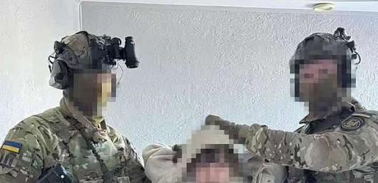 出大事了，乌克兰特警在2月19号晚上搞了个大动作，直接把俄罗斯安插的一个10人暗