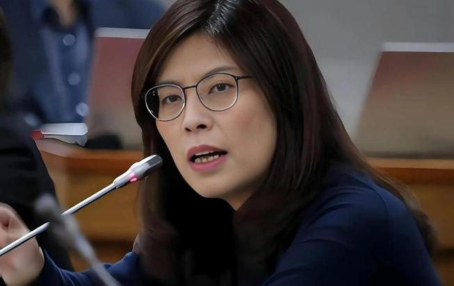 郑丽文去美倒计时！特朗普访华当天大陆明确回应，国民党是时候清醒了！
 
5月13