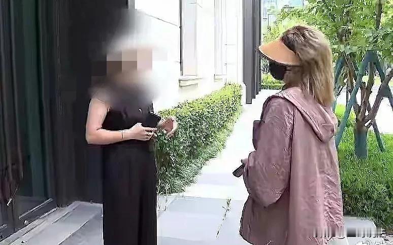浙江桐乡，一女子花2000元办了张游泳卡，例假刚完，就去游了2个小时，当天晚上大