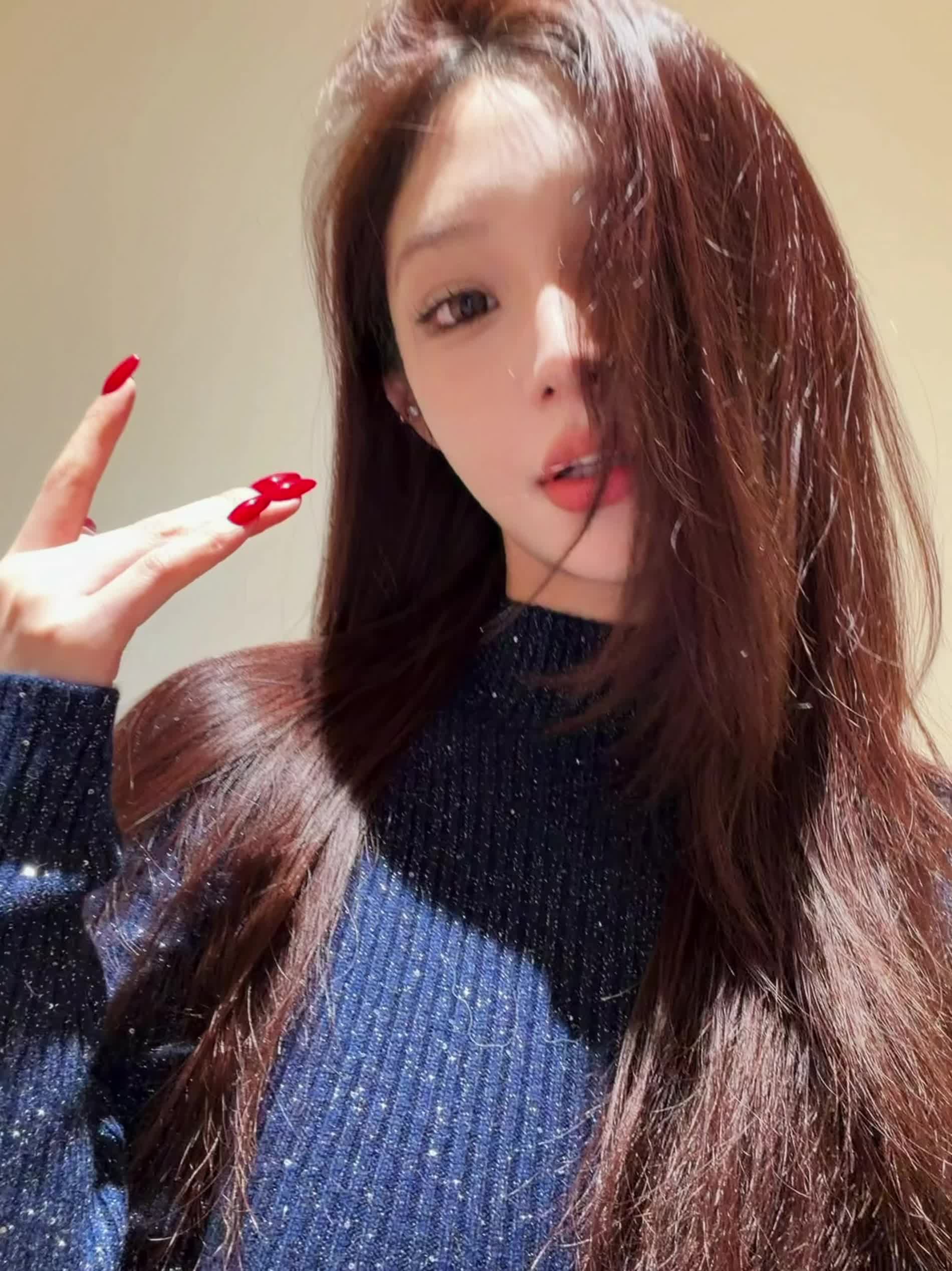 真女人做红美甲