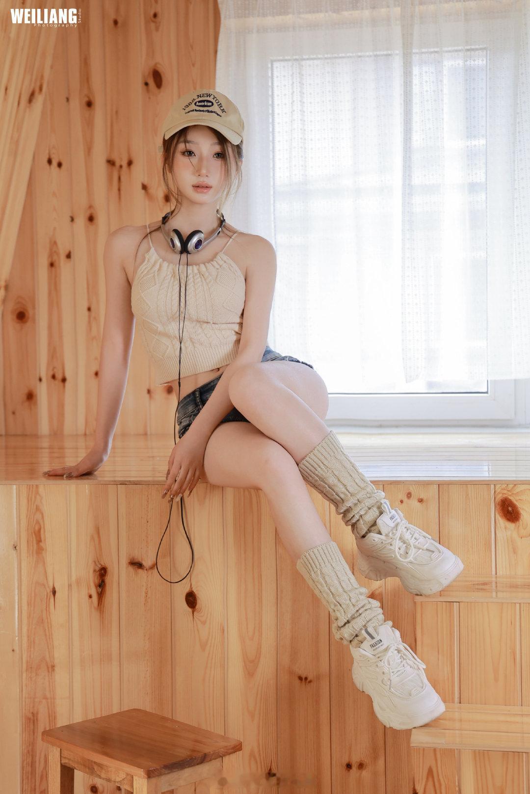 #微凉时光馆# #西安约拍[超话]# #辣妹写真# 音乐都是时光机 ​​​