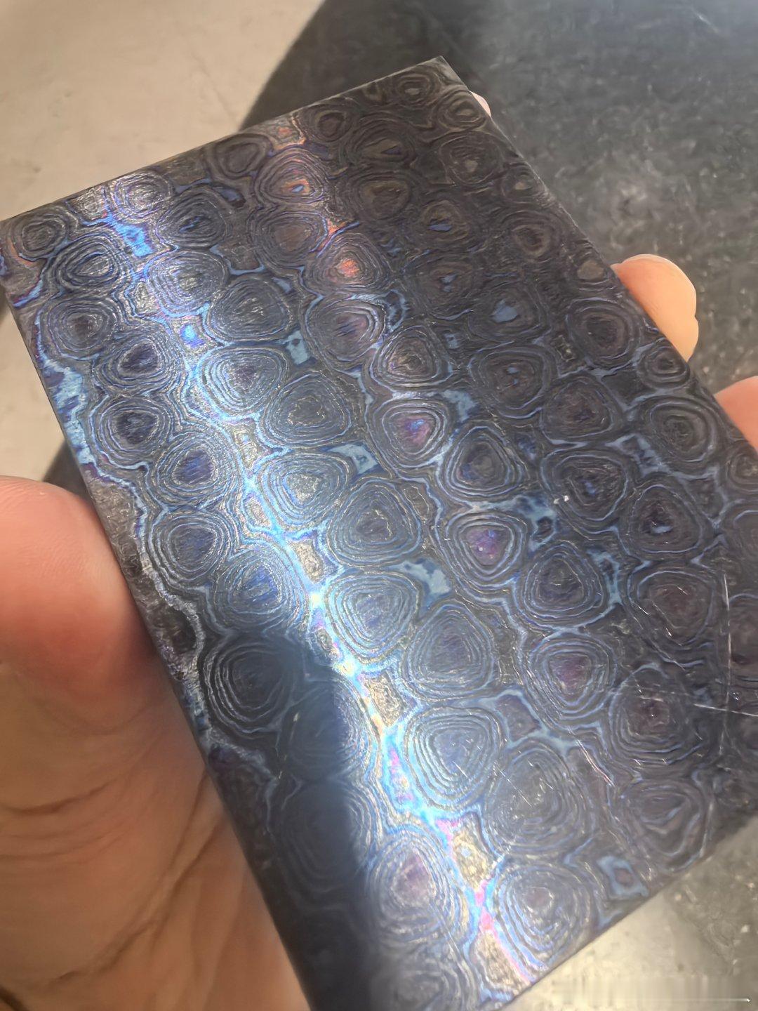 切了块样品，做吊坠的好像切厚了点，料很足很足