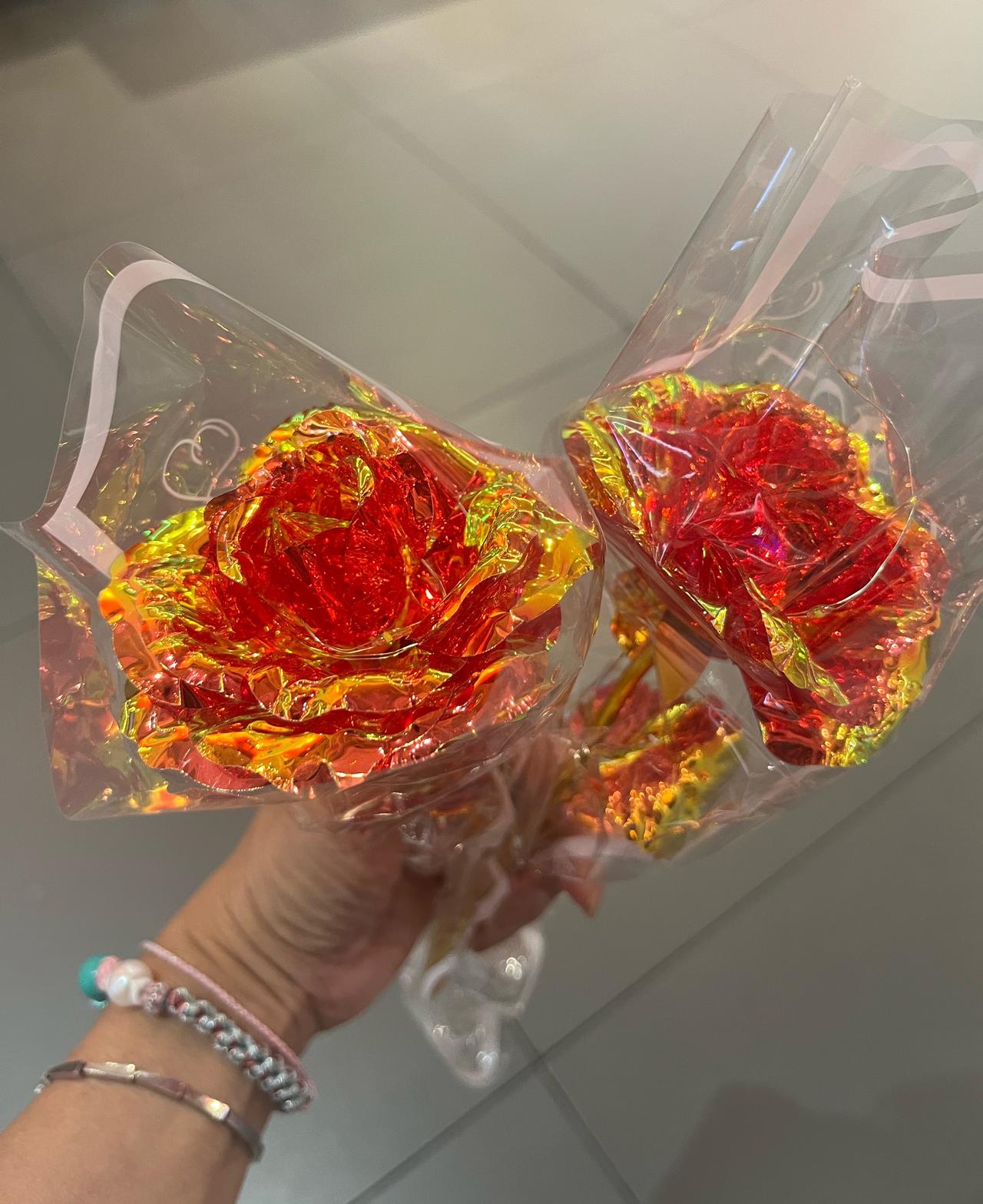 终于拿到啦，你们不用羡慕我哈[偷笑]电影喜欢上欠欠的你 ​​​