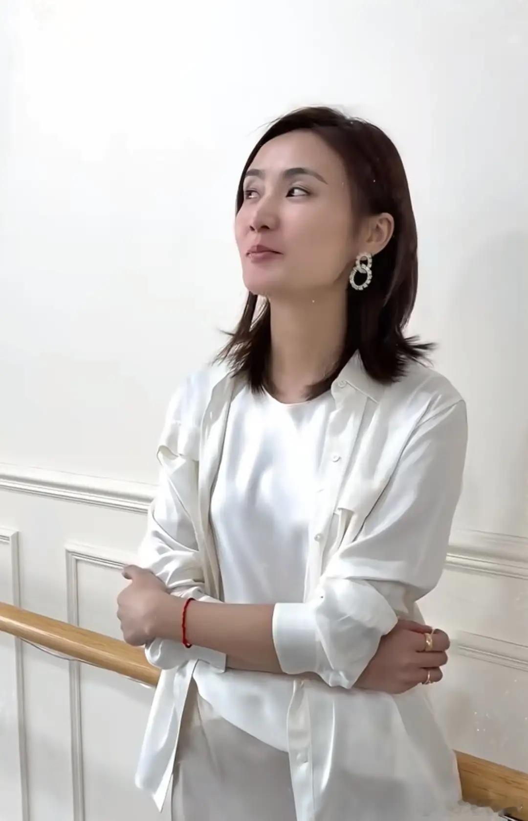 海哈金喜回应复婚问题，与李亚鹏都狼狈过，离婚半年哽咽说释怀了！ 