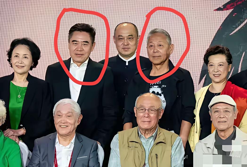 中国内地男演员中，论江湖地位和影响力，能与陈道明相抗衡的，我想到两人，一个是陈宝