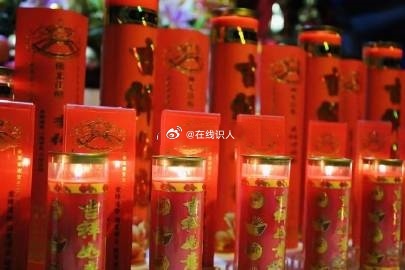 虔诚地向佛菩萨供灯祈福， 我们的福报会翻倍放大，求诸如愿 ，有求必应 ；消灾延寿