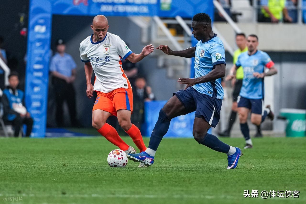 阿奇姆彭、马莱莱、斯坦丘三箭齐发
大连英博3-1山东泰山，
产生三大意想不到，以