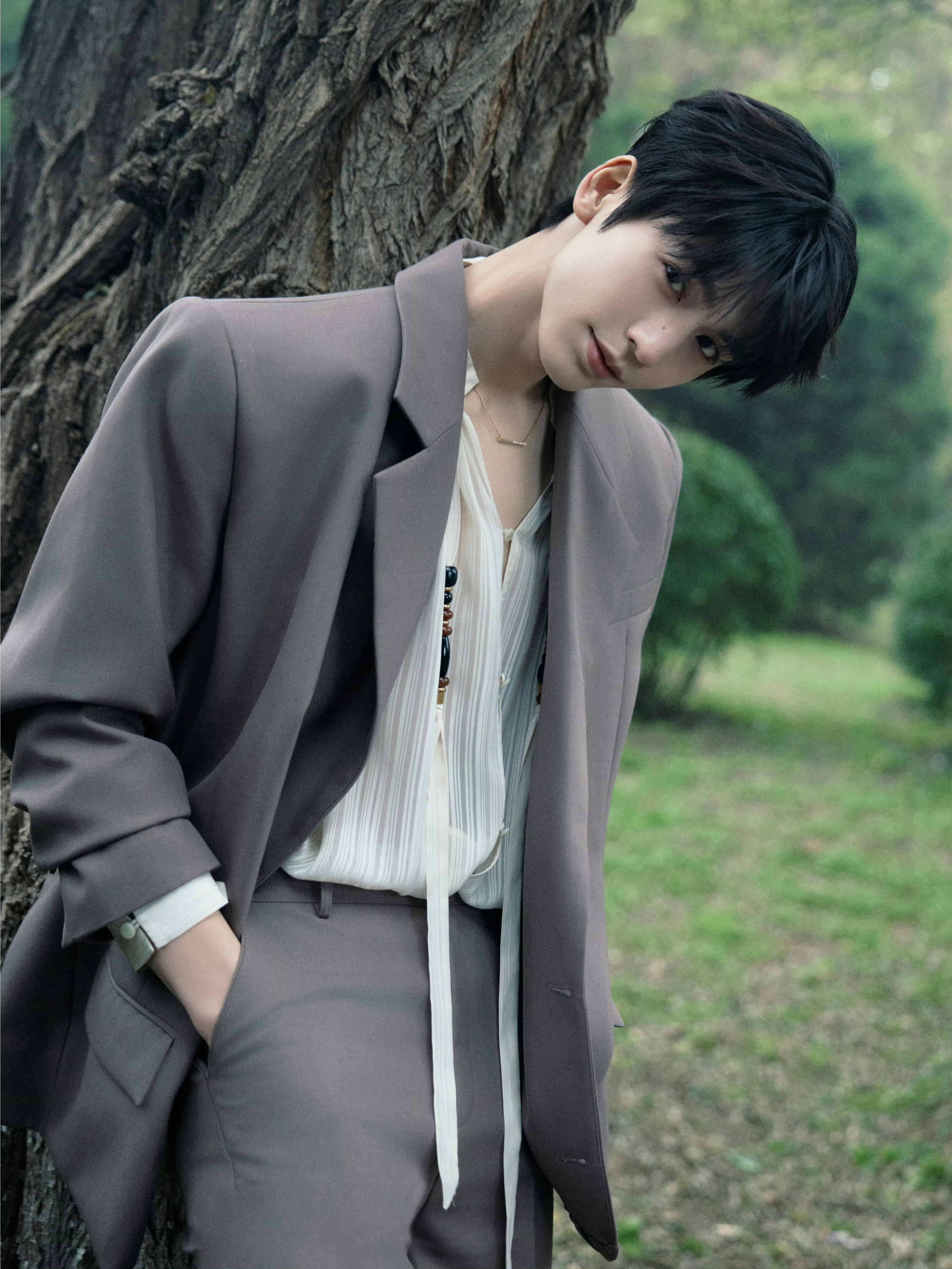 今日份帅气温柔的张凌赫。 ​​​