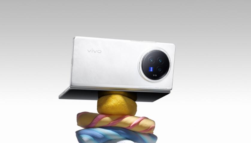 折叠手机新风向：理想遭遇难题，用户期待突破，行业瞩目
本身「折叠手机」的关键且基