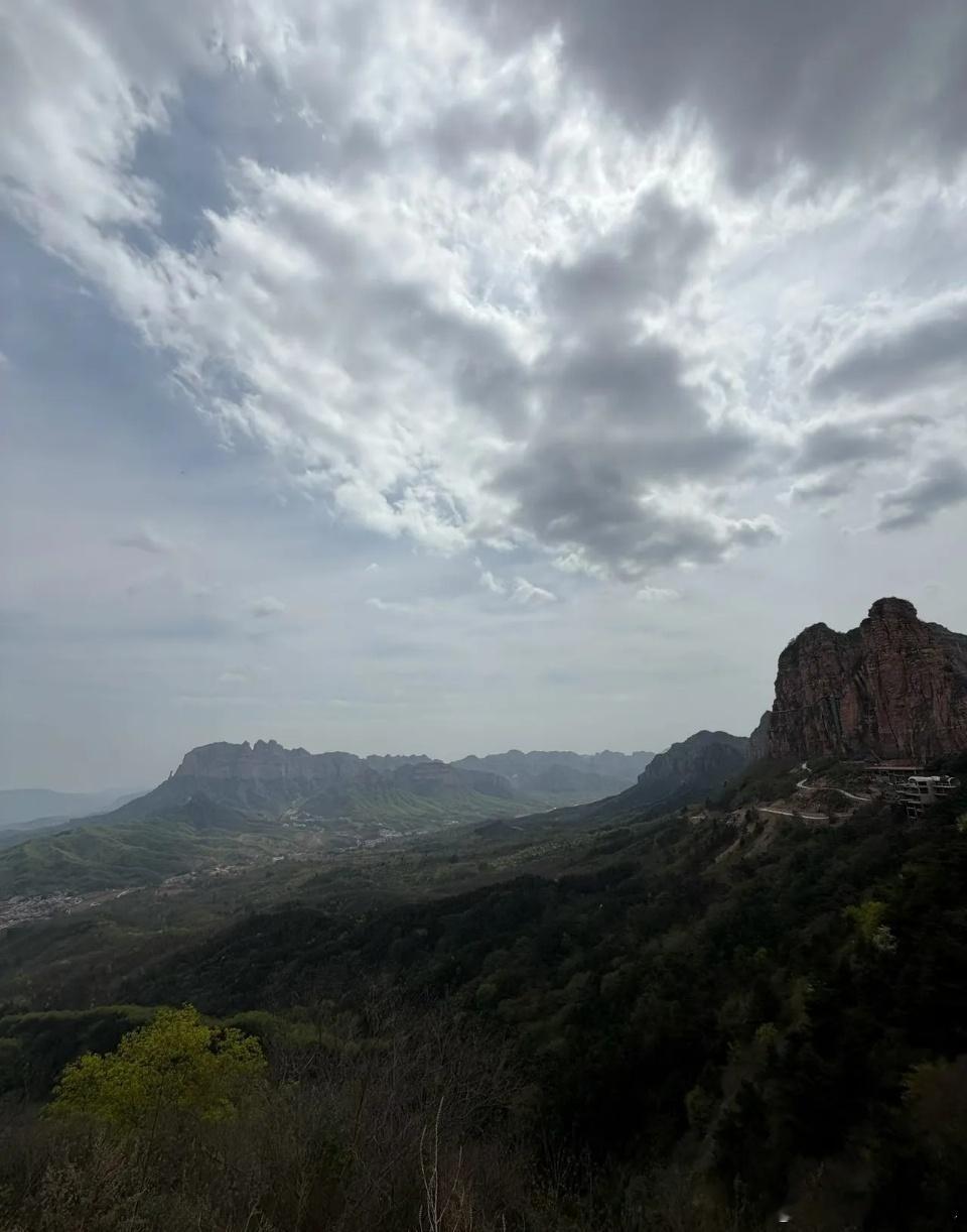以“易中天”为代表的CPO集体暴走，A股重新站在光里？——今日的A股市场终于是硬