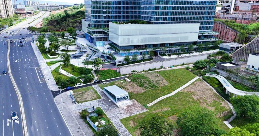 【悦来大道5号人行地下通道改造完成 预计本周投用】近日，悦来大道5号人行地下通道