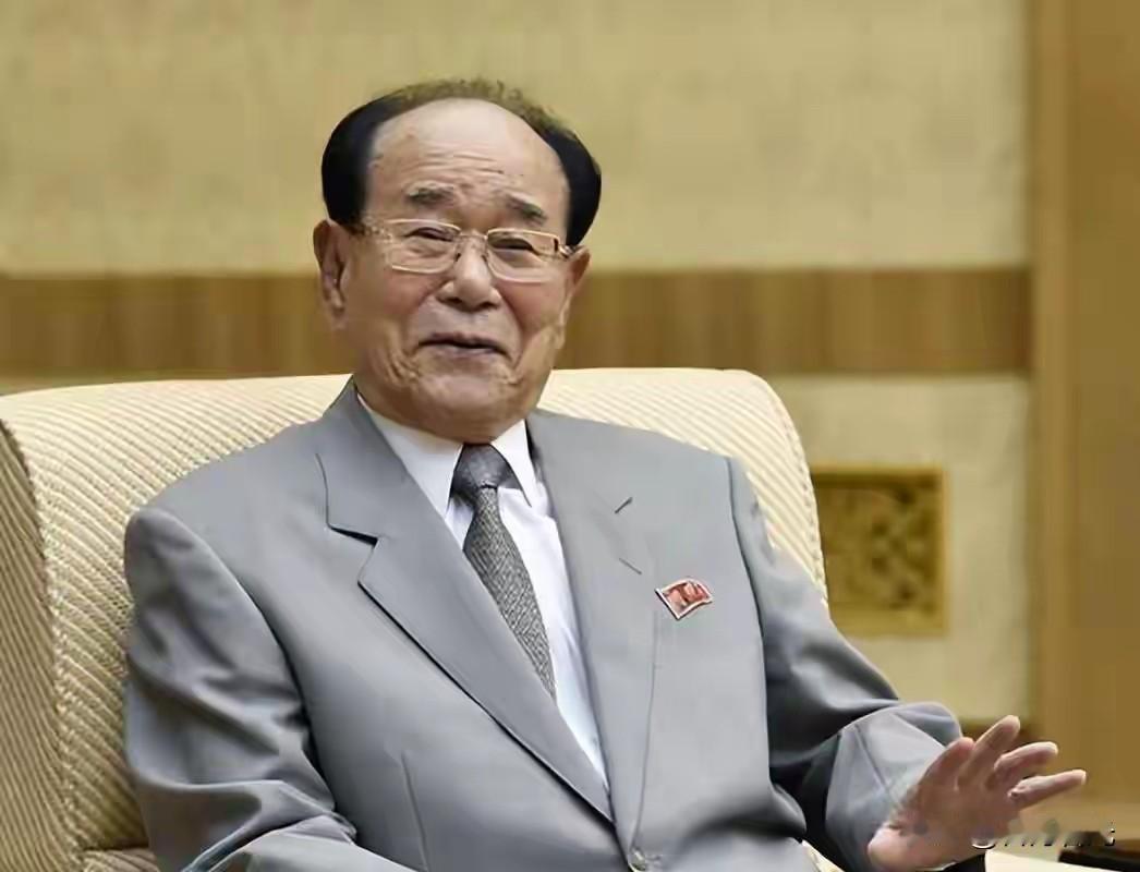 此时此刻，此景此情，我要赋诗一首。1981年11月，金永南率朝鲜劳动党代表团访问