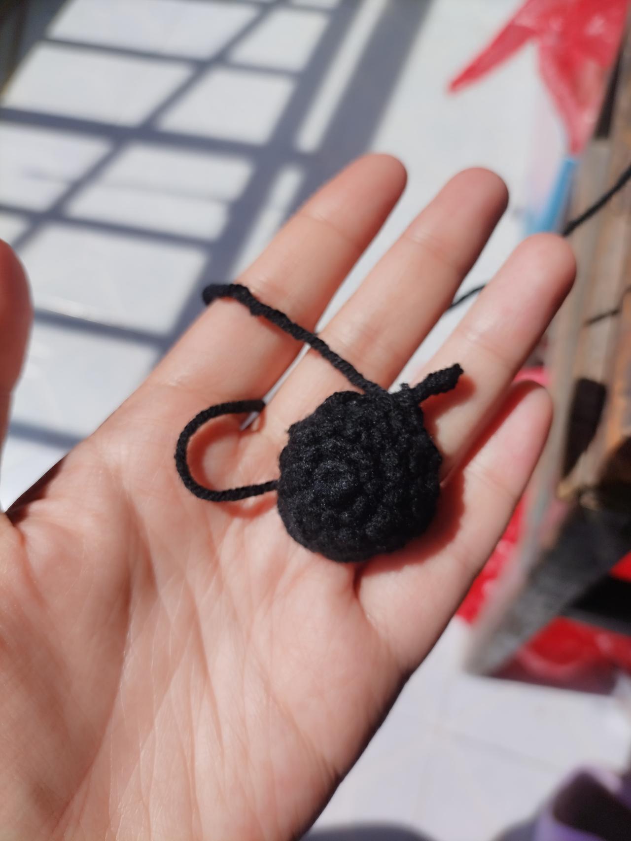 关于学毛线这件事，我领悟了一个挣钱的底层逻辑:
不是你专业的，你千万不要轻易去碰