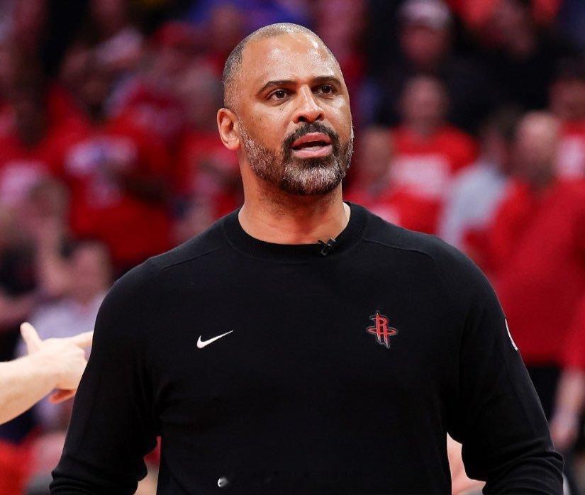 乌度卡：“我们的失误直接给了独行侠队员轻松上篮的机会，我们的篮板保护也做得不好。