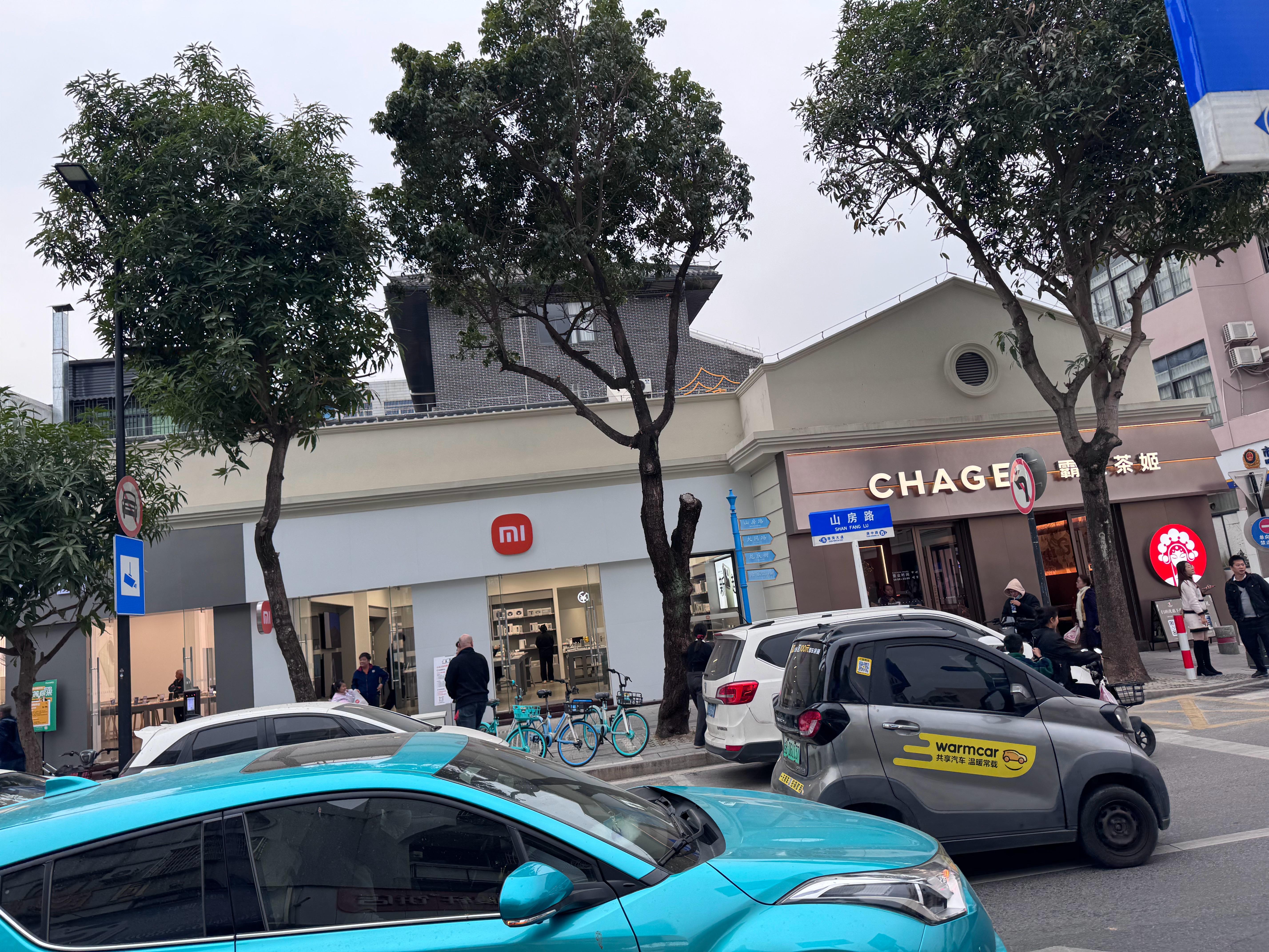 小米手机的开到古镇这种下沉能力牛牛旁边是华为 