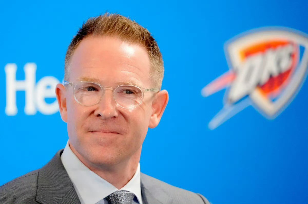 ESPN：雷霆可能打包今年的三个选秀权向上交易，寻求获得顺位更靠前的选秀权。选择