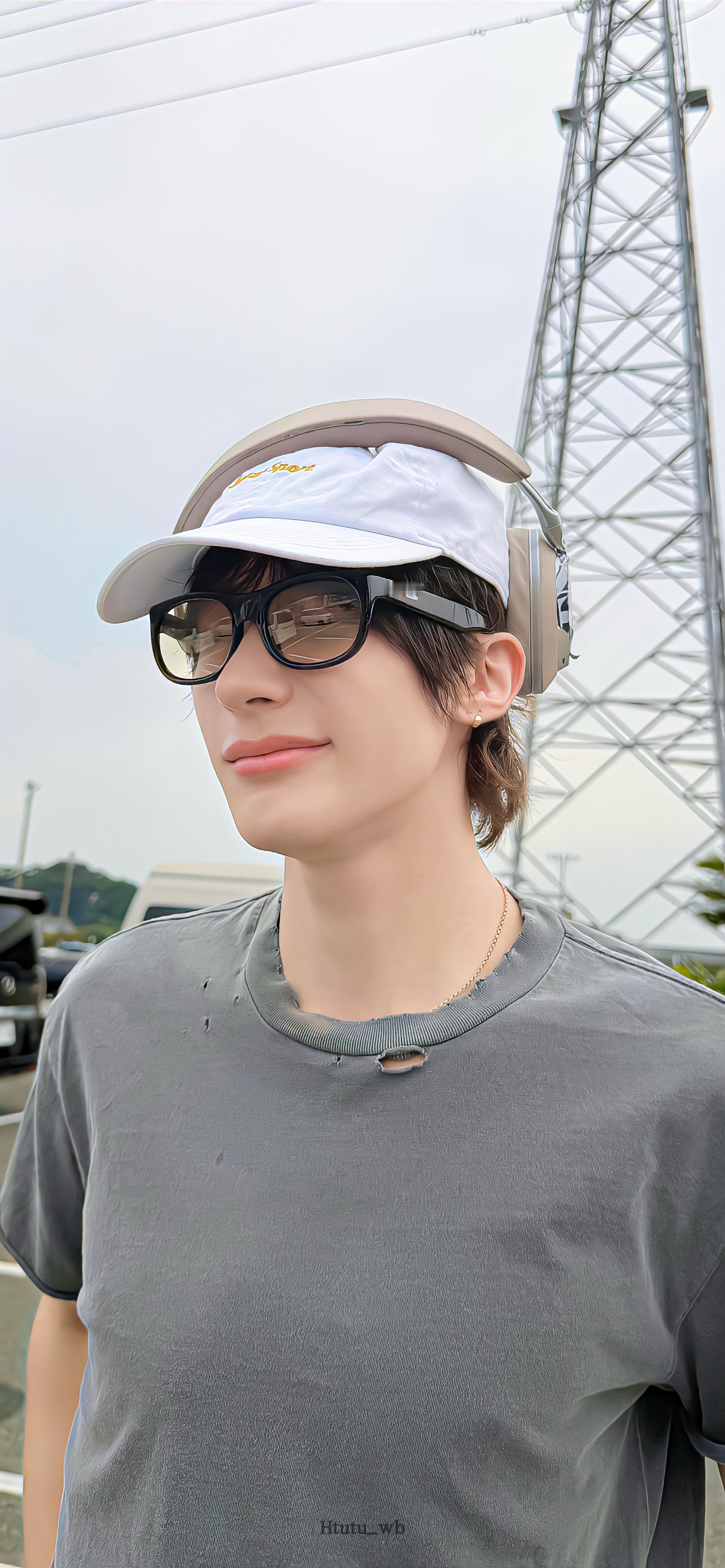 李灿荣anton壁纸来啦～🧸🩶 