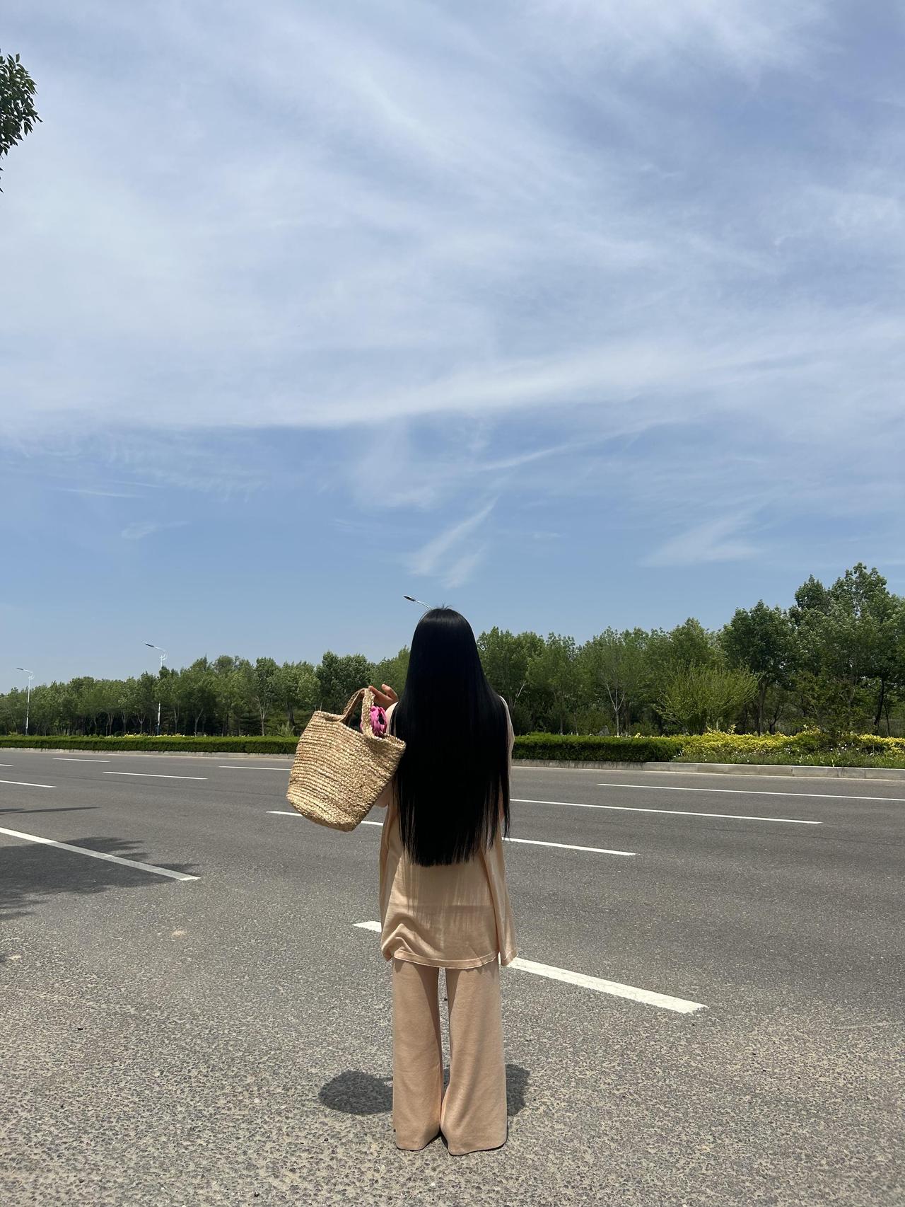 真正厉害的人，从不炫耀

越厉害的人，越安静；
越成熟的人，越低调。

你看那麦