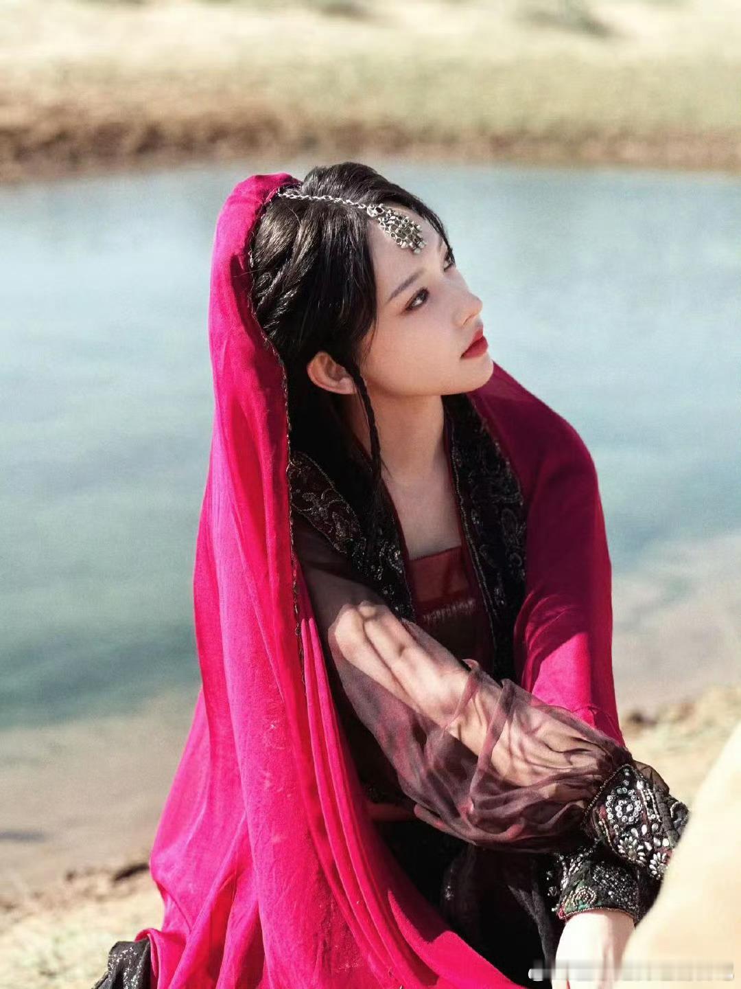 #程潇沙漠公主#程潇异域风情的服饰妆造带来了不一样的感觉哎！这不是沙漠公主走进现