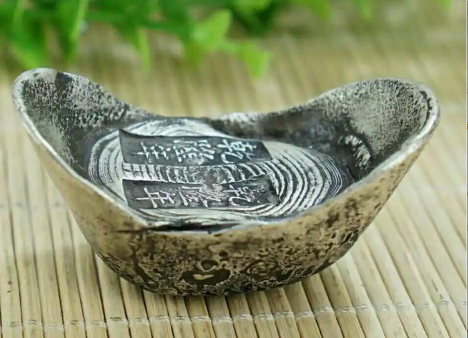 明清时期通常规定的金银兑换比例通常是1两黄金兑换10两至18两白银之间，这一比例