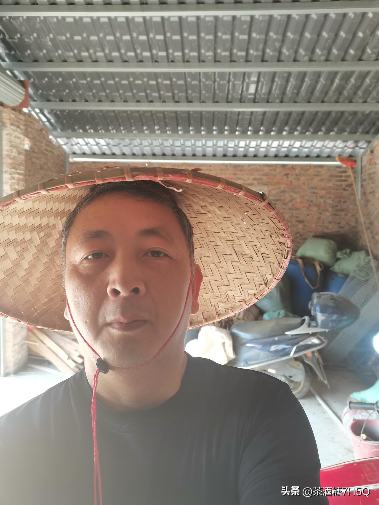 对友好的头条好友说声再见了！
因为跟帖写评触及头条红线，被扣信用分即将封号，在封