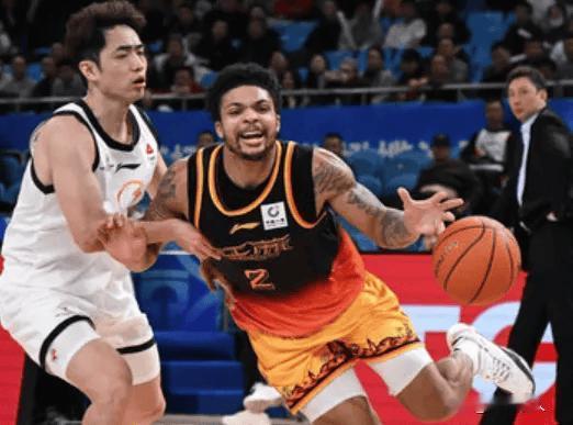 新疆旧将爱德华兹被放弃，新疆看不上的江苏也看不上了




江苏男篮放弃了外援爱