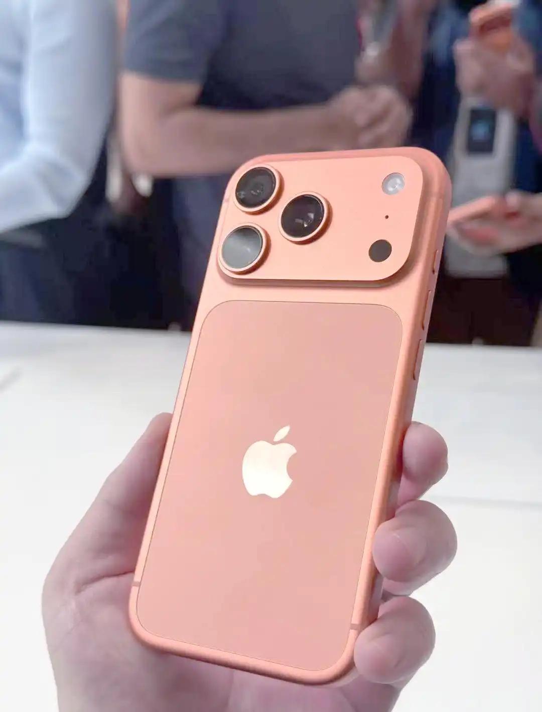 很多人都纳闷：我买了部苹果手机，就因为含间接税，难道我就成美国纳税人了？客观来说