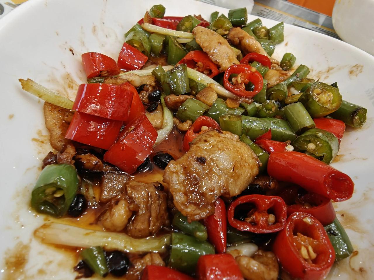 湘菜是中国八大菜系之一，独特的风味成就了广泛的影响力，仅在深圳市就有7000多家