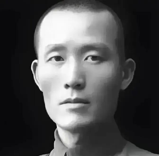 刘思齐再婚后再回中南海，毛泽东开门见山：“找我啥事？”
 
一只小布包，几块发暗