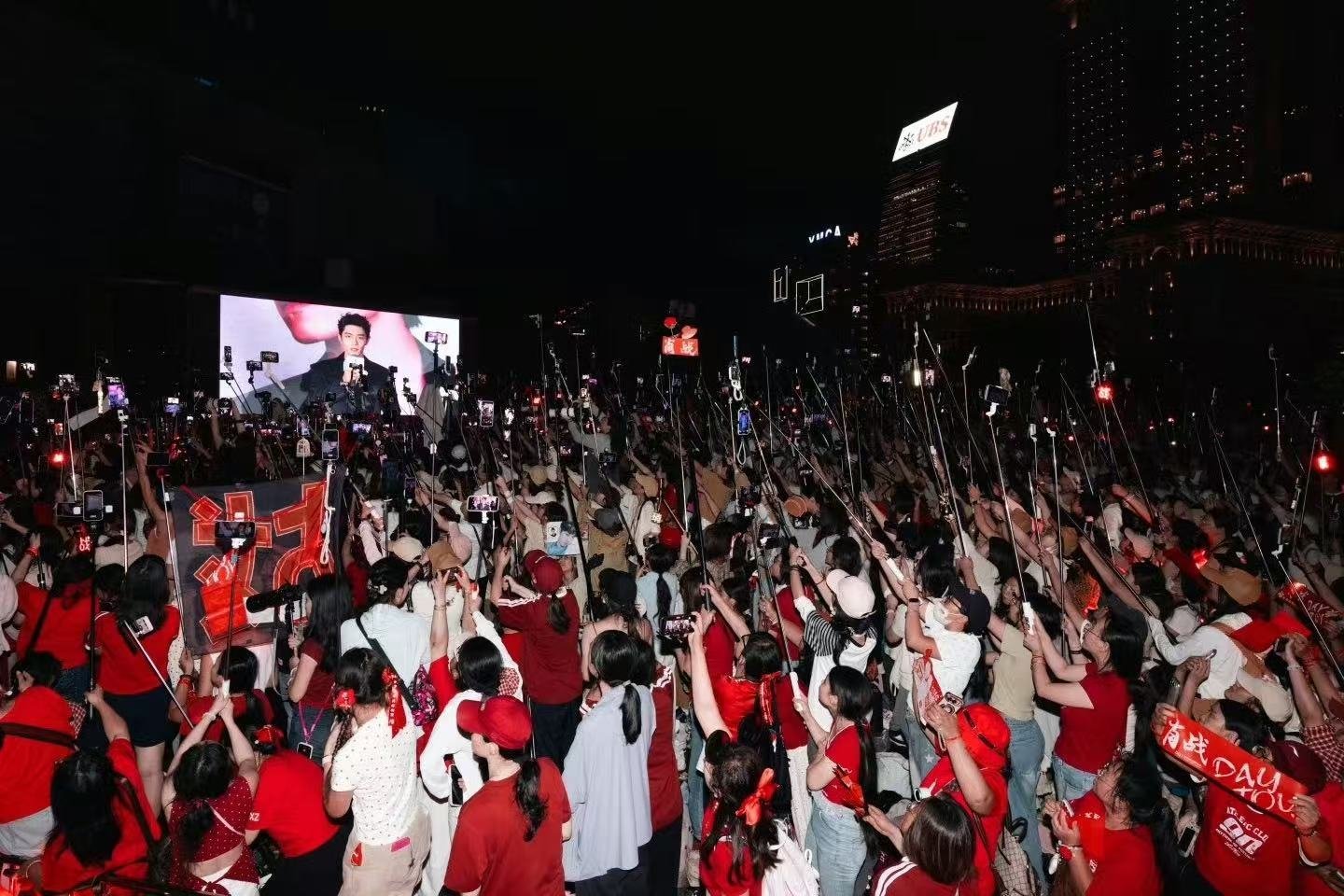 肖战和粉丝双向奔赴偏心肖战和小飞侠的双向奔赴，偏心都只为你