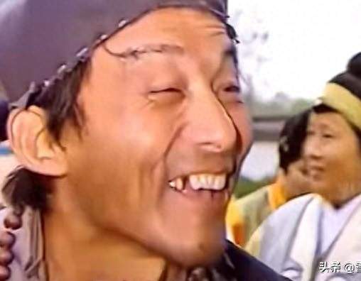 老版济公一共12集，游本昌只演8集，剩下4集竟是他人出演