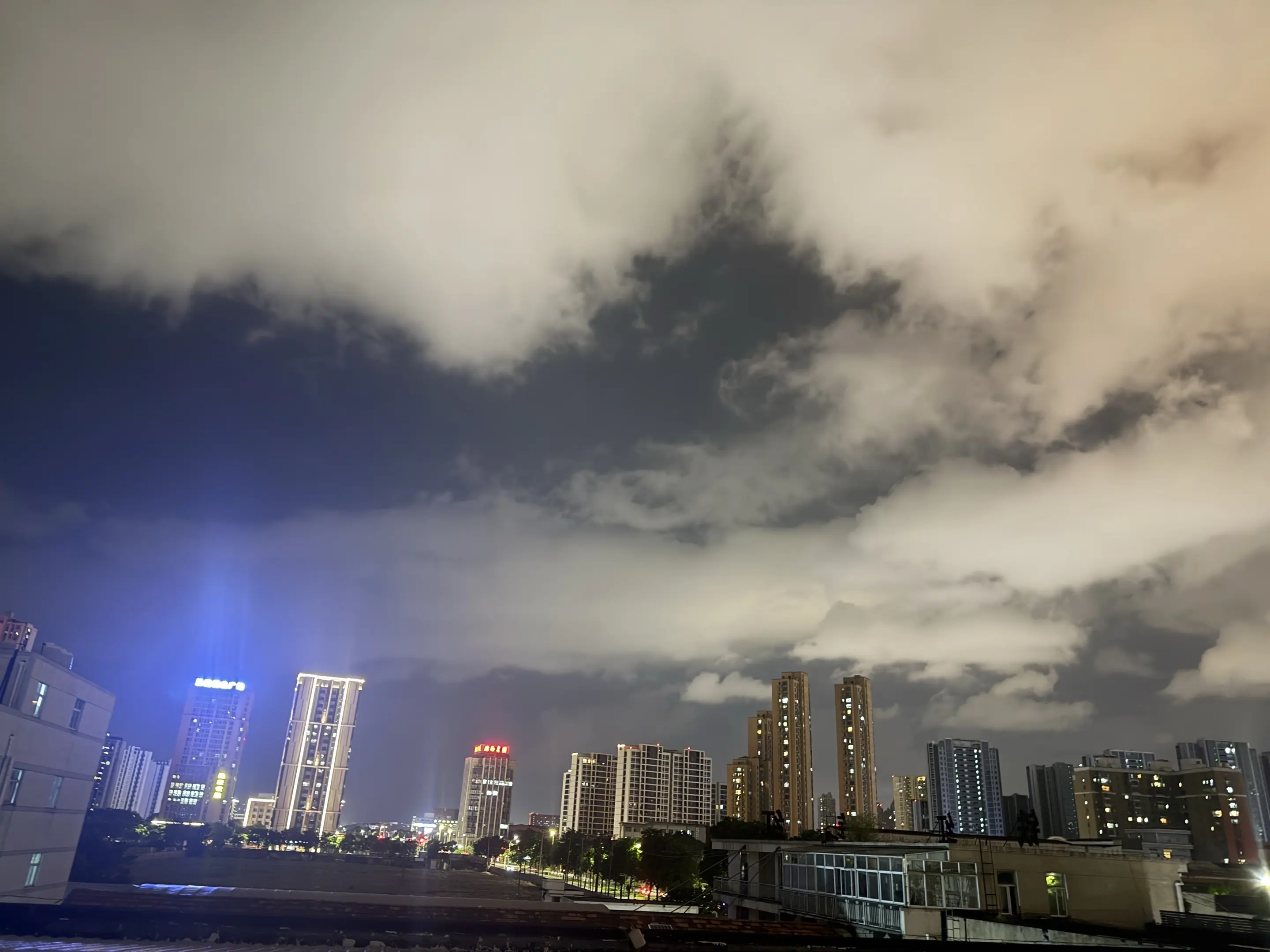 去见山，去看海，去寻找丢失得自己。