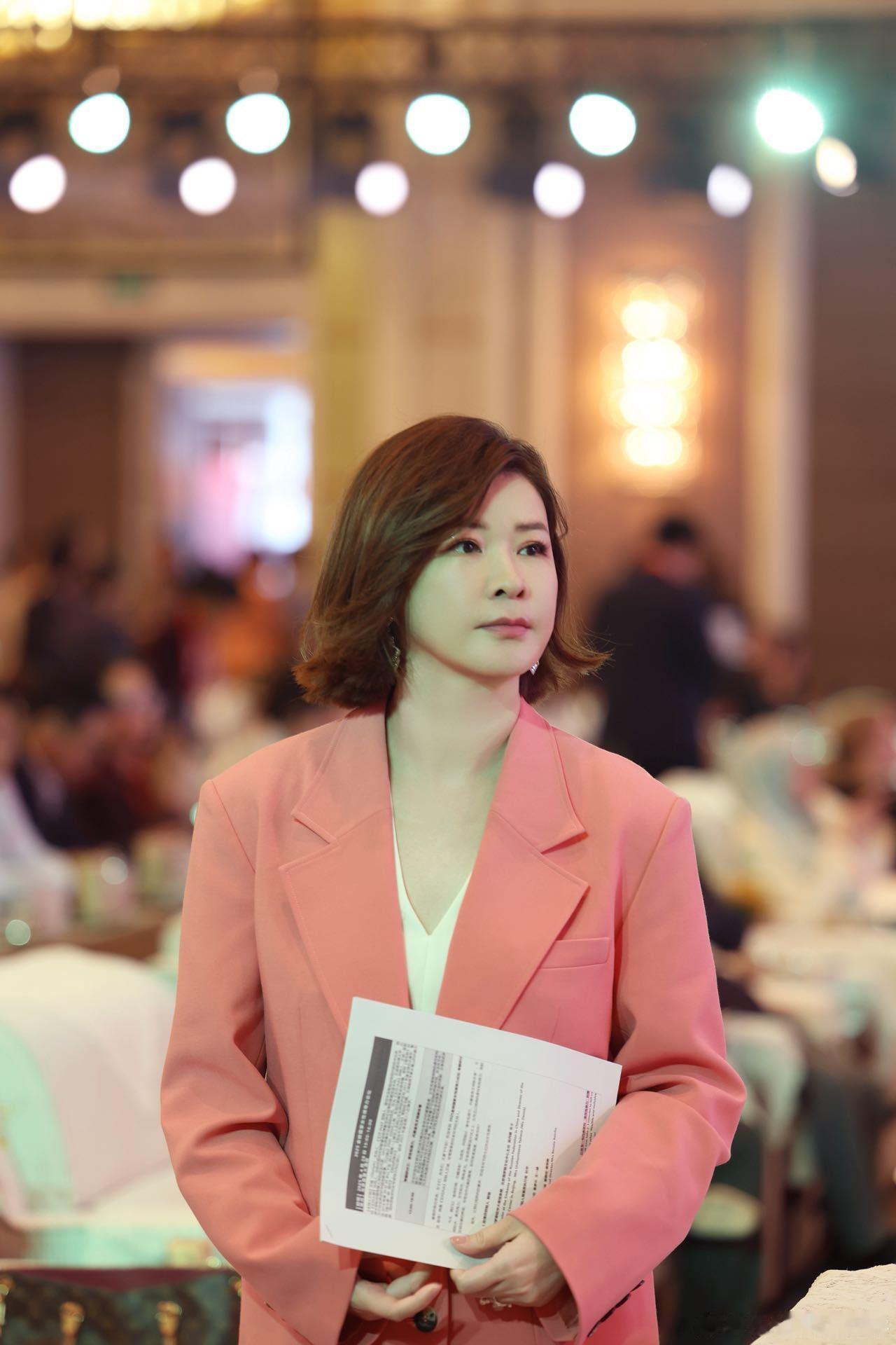 杜华说我化这种妆可能会哭这妆怕不是要“美到破防”？是细节精致到让人盯着看半小时都