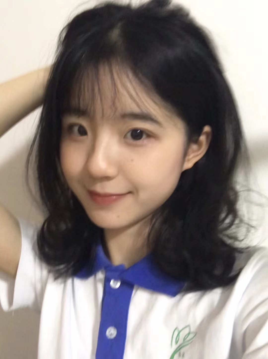 想尝试的风格真的太多了 一下子想长发一下子想短发 一下子想黑发一下子想棕发 好想