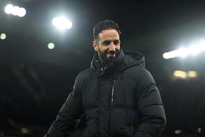 久违大胜👏

这是2021年8月曼联5-1战胜利兹联以来，首次在联赛中以4球以