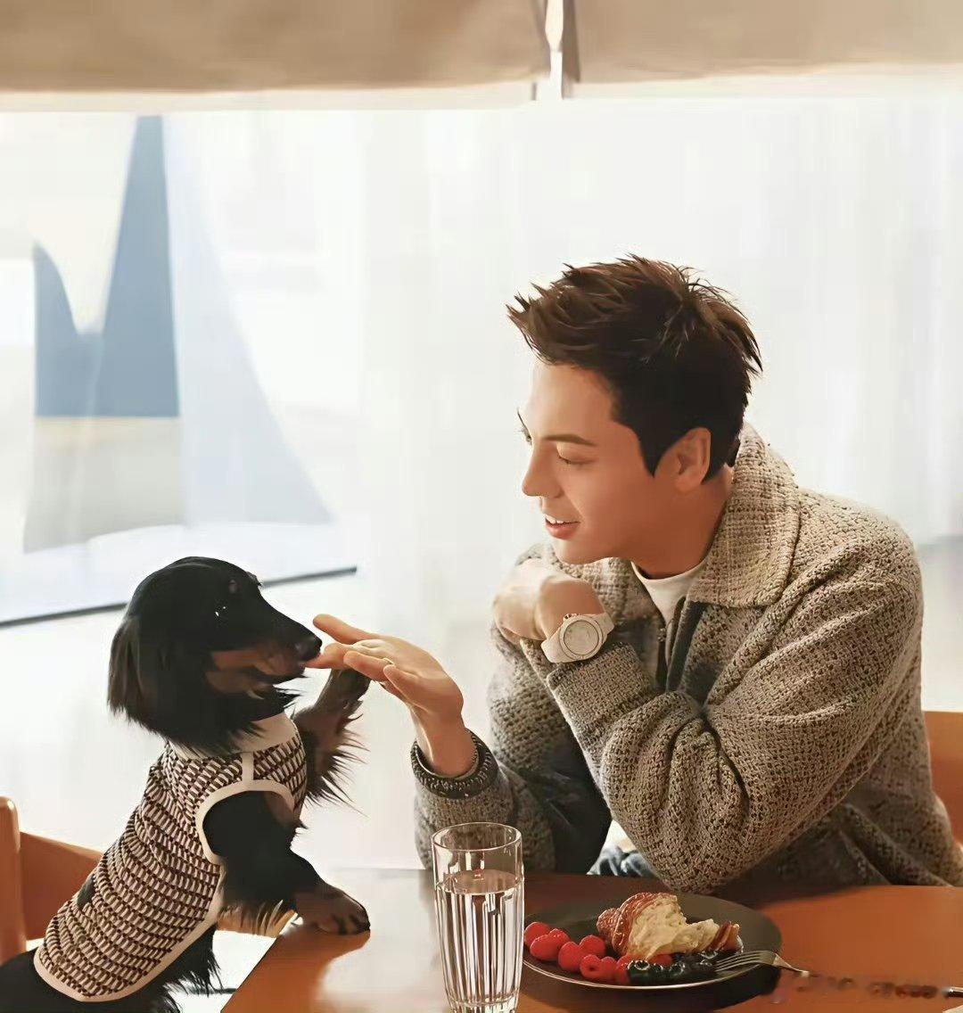 王安宇意外公布陈伟霆孩子名字 这波意外也太暖心了，能看出两人私下关系是真的好，祝