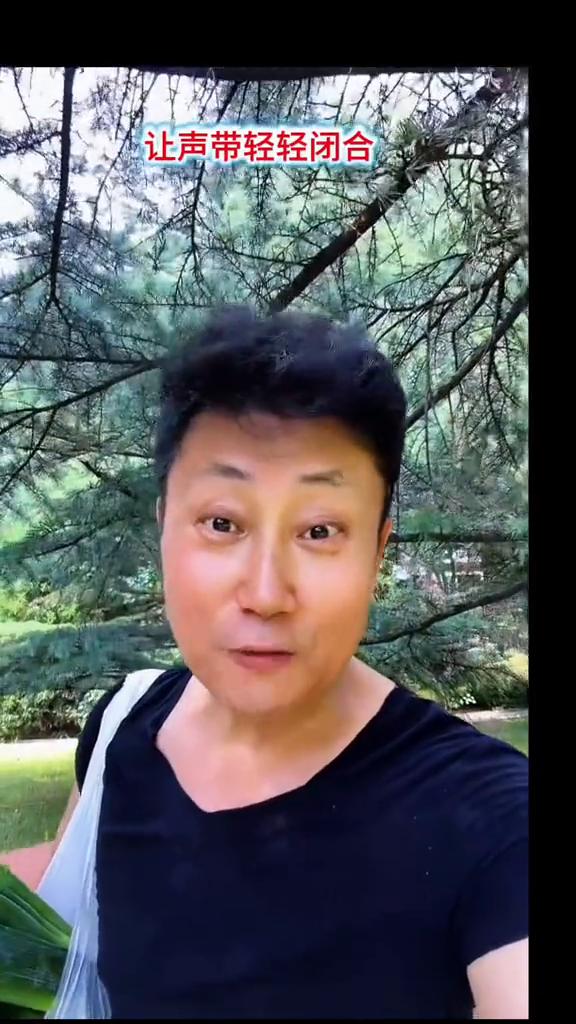 买完菜哼一会。
耿为华。
家人们早上好，都起来了吧？起来了，就哼哼一会，尤其喜欢
