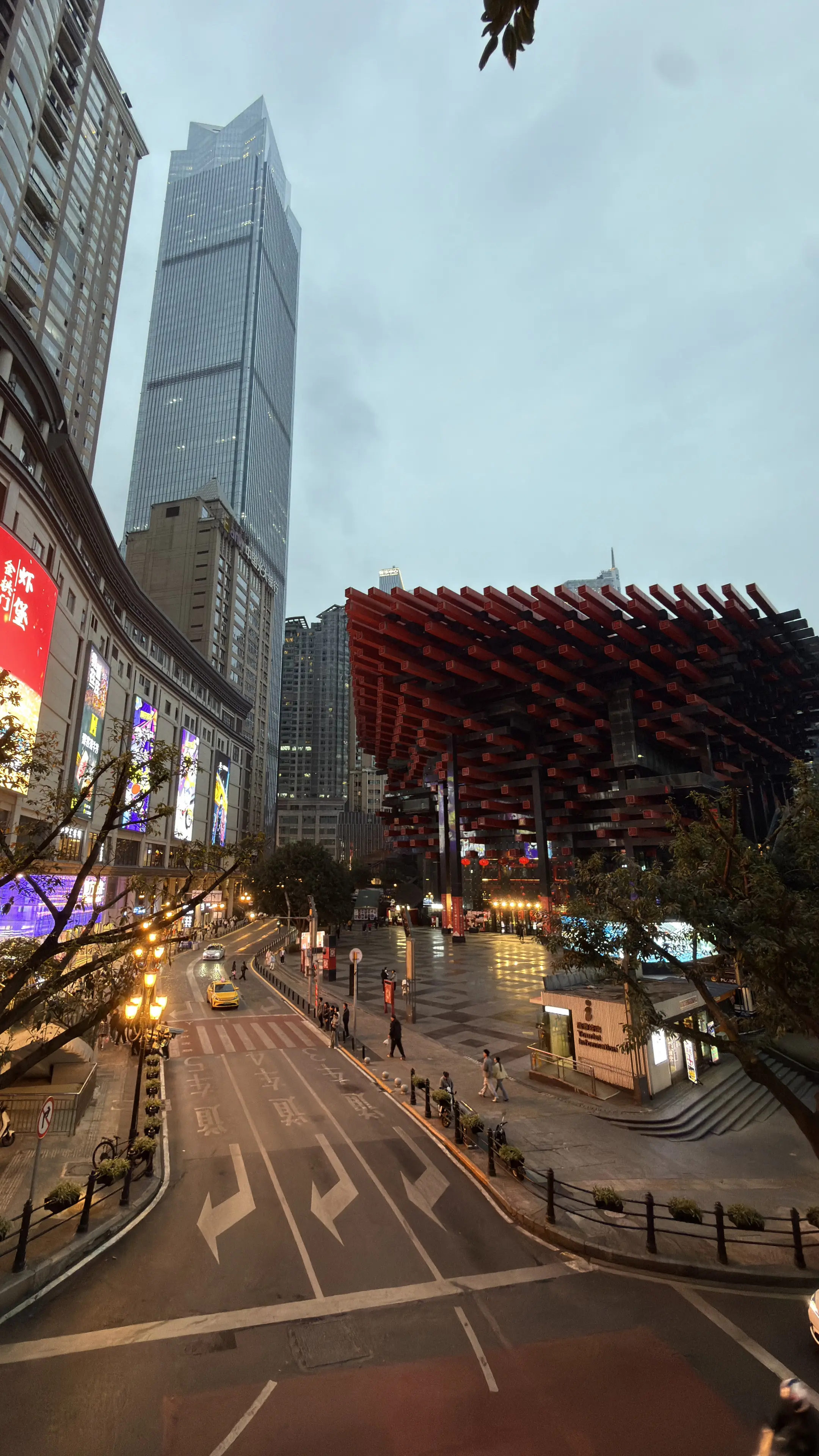 再回到那一条街.