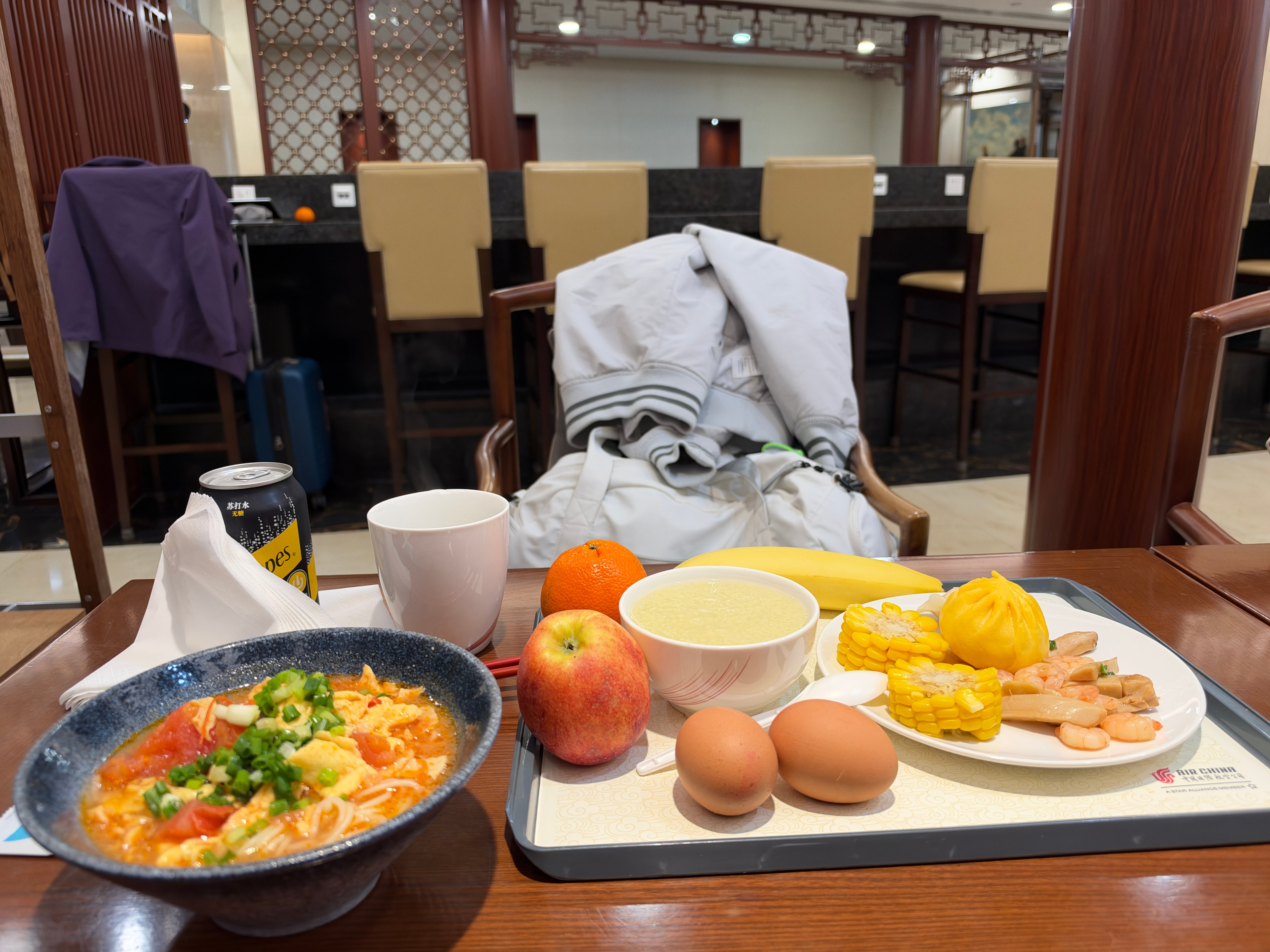 到机场了整个营养早餐[点赞]  ​​​