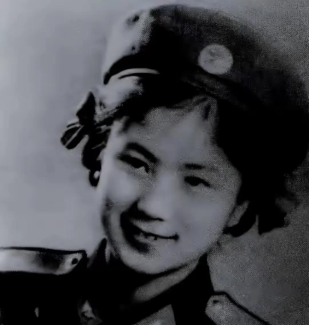 1973年，一位广西舞蹈演员自称是毛主席的女儿，还要见见毛主席。毛主席听闻后，竟