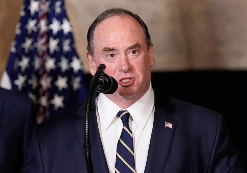 【美海军部长越级汇报遭解雇，孙玉良：谁说美职场没有“关系学”？】就在美国海军正对