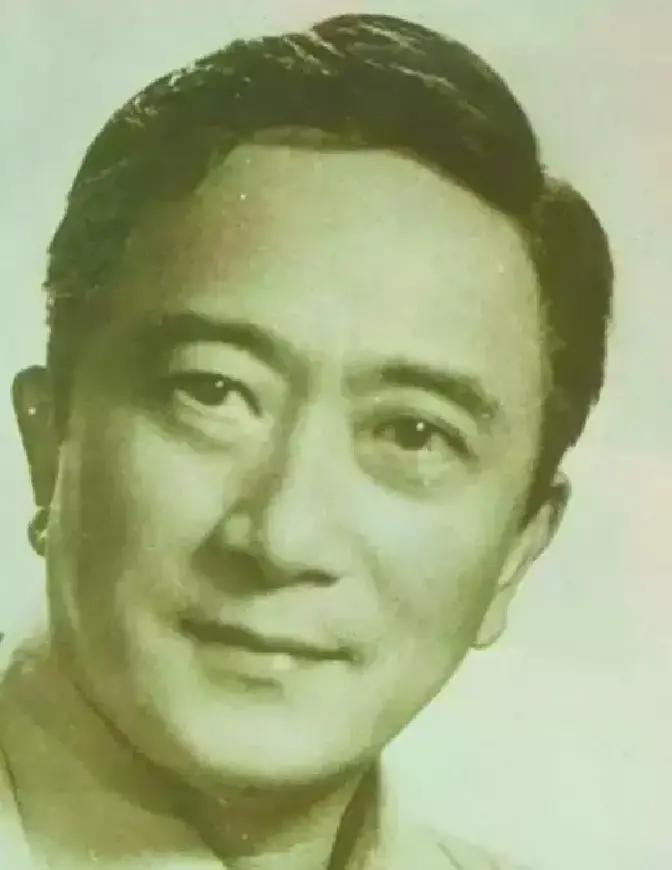 听了现在某些“顶流”演员含混不清的台词，我真想把电视砸了。
 
转头去翻孙道临配