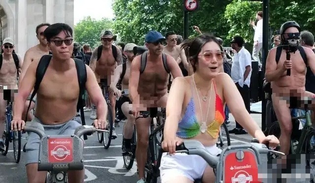 【伦敦1200人参加拒绝石油裸体骑行  三个原因】① 抗议化石能源与汽车过度普及