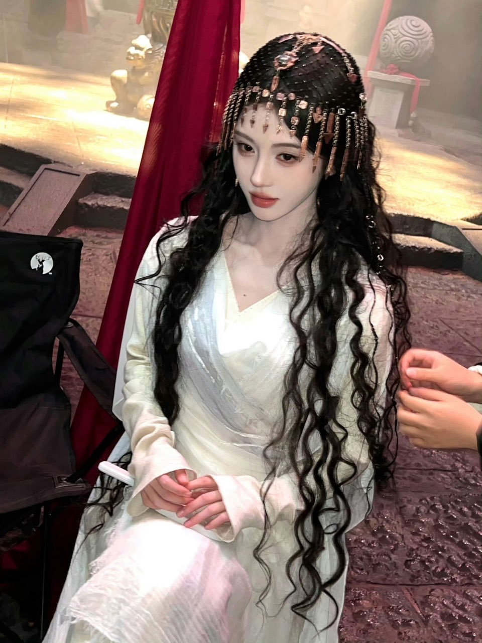 鞠婧祎卷发黛公主鞠婧祎美黛了 鞠婧祎卷发黛公主 ​​​