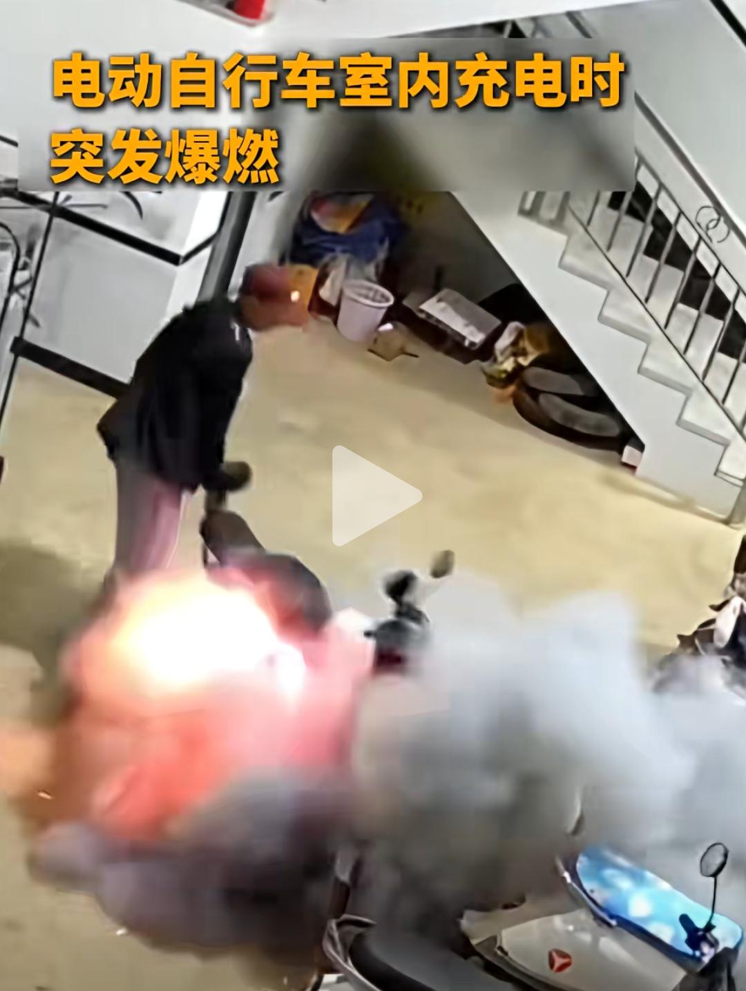 大家要积极举报坚决抵制非国标电动车，骑电动车要自重：这不是在村庄里为所欲为，不要