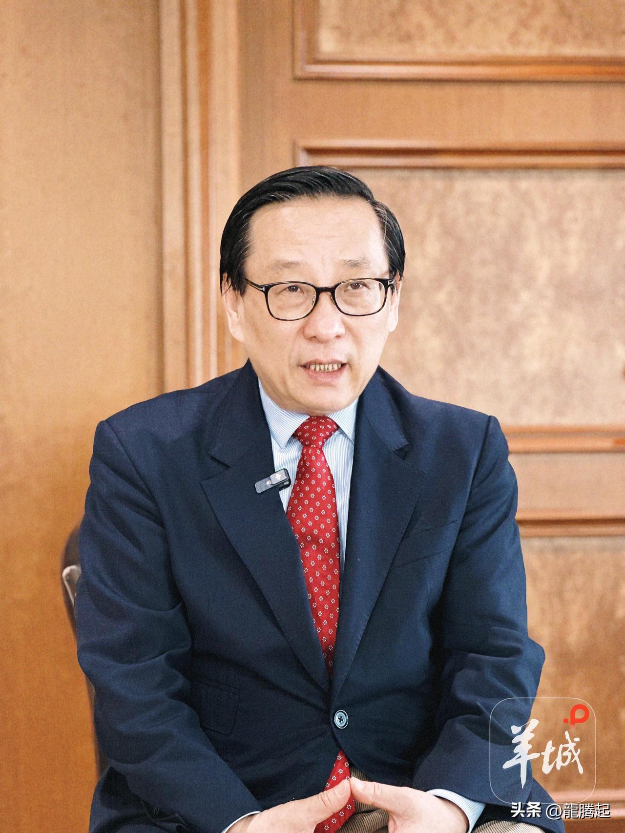 对于日本政客参拜“战犯神社”，高志凯建议可以实施制裁
针对日本政客参拜靖国神社，