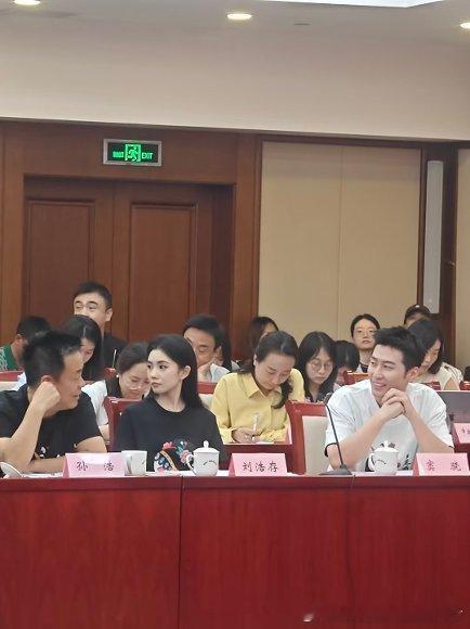 主角爆尾效应电视剧主角主创们一聊角色就停不下来，那种真挚的感情特别打动人。正是因