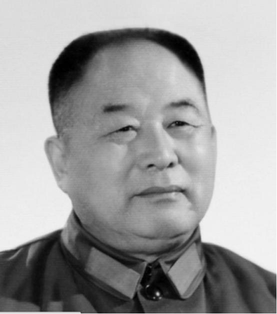 1973年，毛主席说要从军队中选出一名副主席，周总理毫不犹豫说出一个人的名字，毛