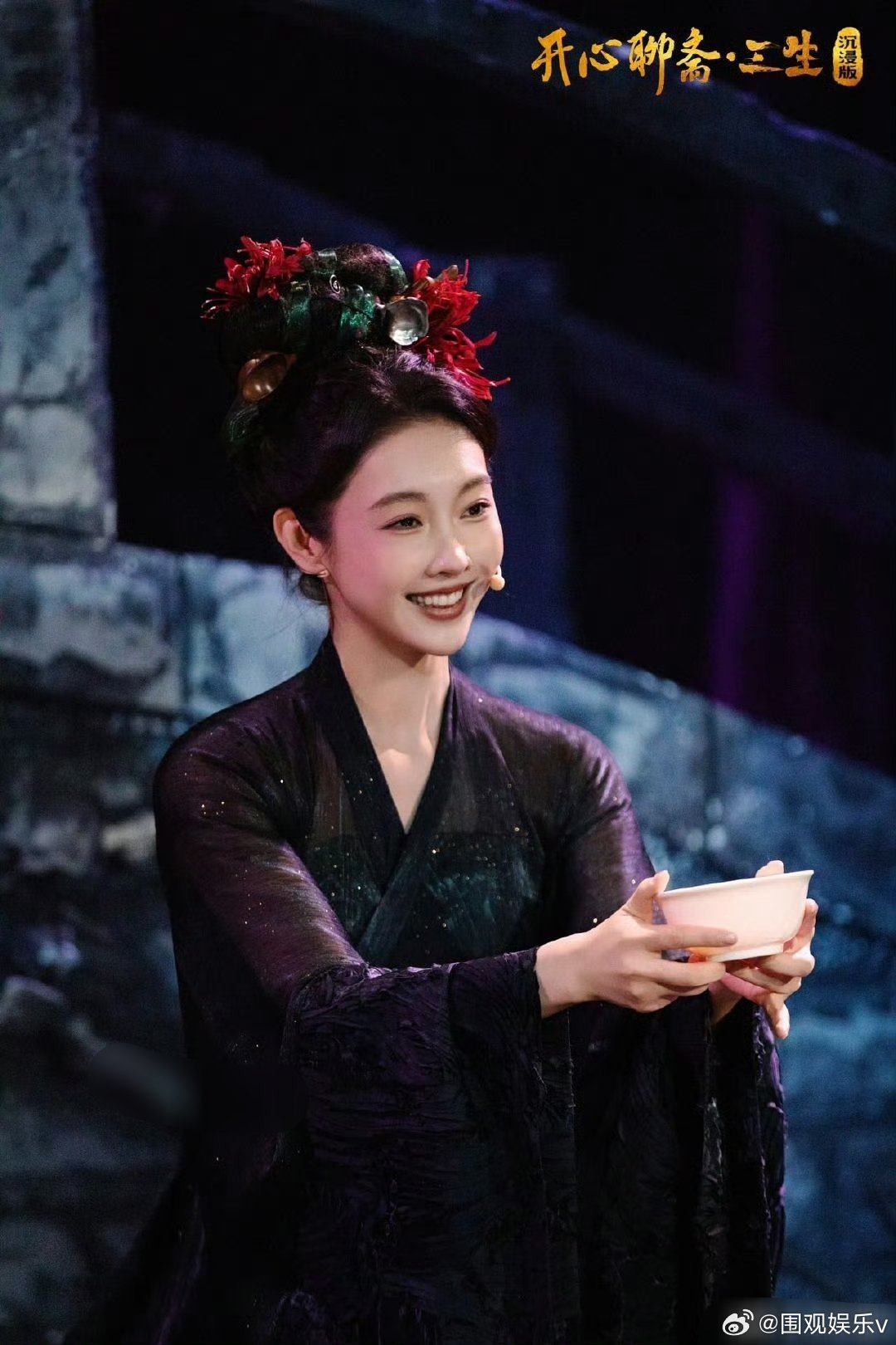 宣璐话剧一人分饰五角 怎么跑去演话剧了，啥时候进组拍戏呀 